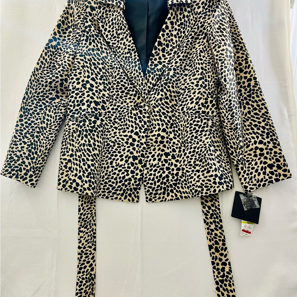 NWT Le Suit lined blazer with striking leopard print, Belted, size 14